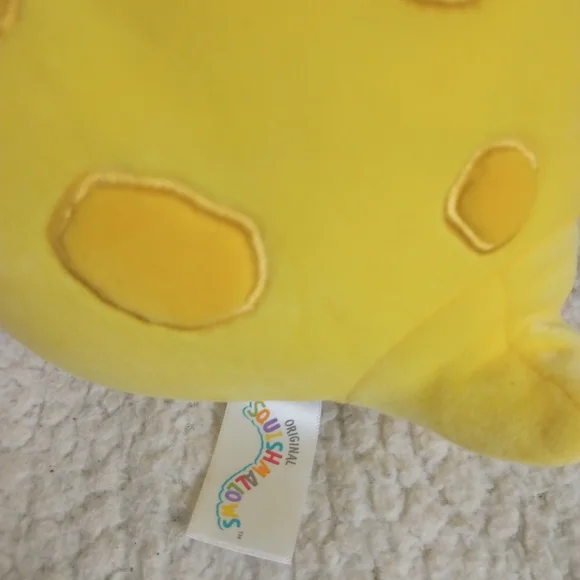 Squishmallows Zarina The Yellow Banana Slug Plush NWT - Picture 6 of 7